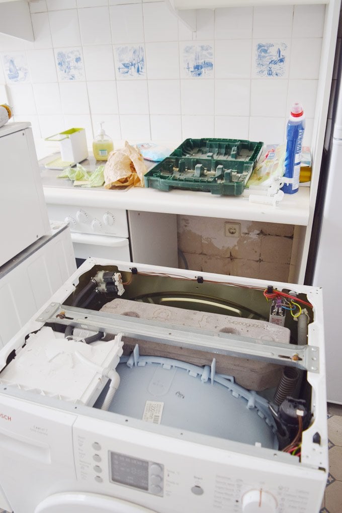 Make a washing machine fit under the kitchen counter