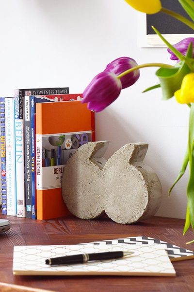 DIY Concrete Quote Bookends | Little House On The Corner