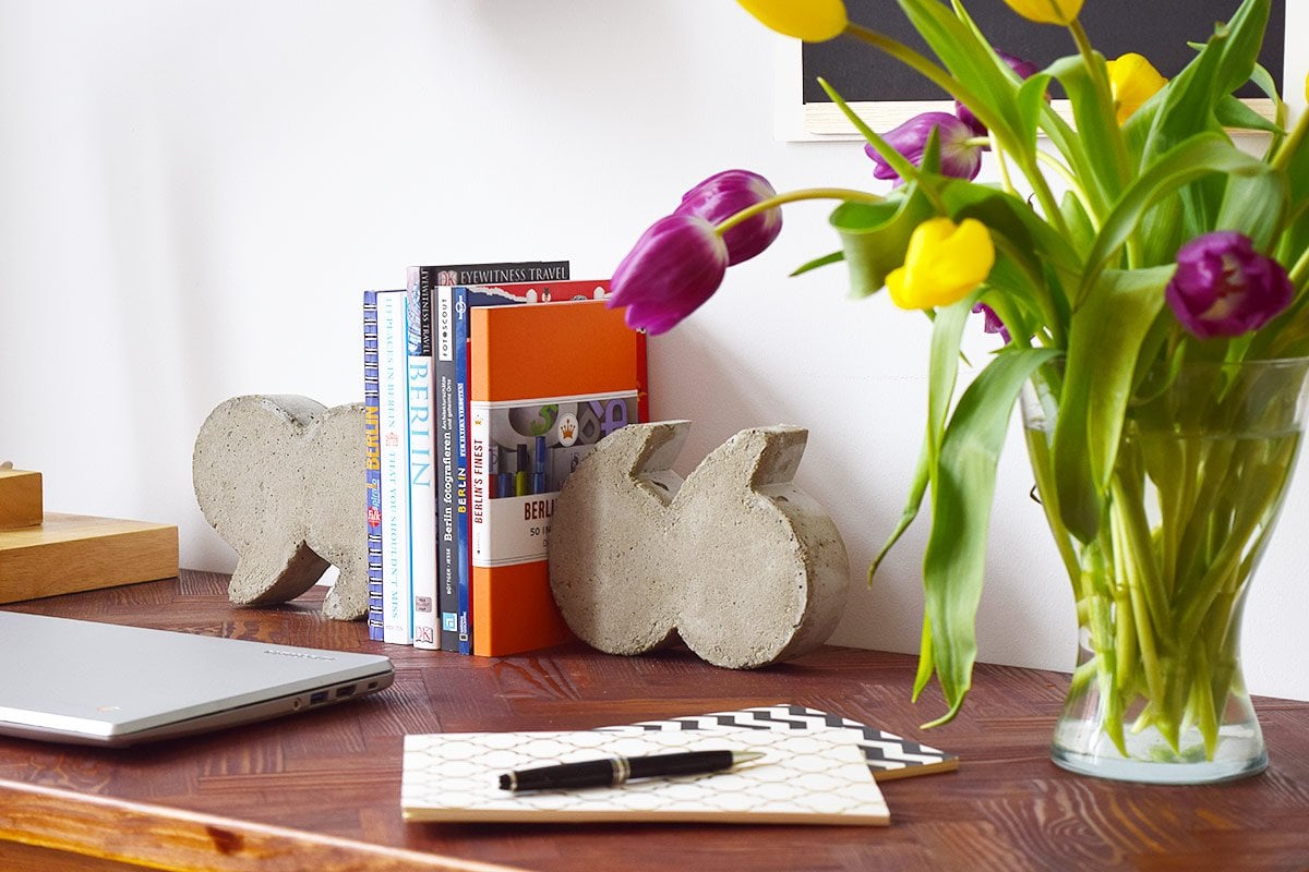 DIY Concrete Quote Bookends | Little House On The Corner