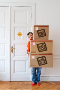 Packing Boxes with Printable Lables To Keep Organised During A House Move
