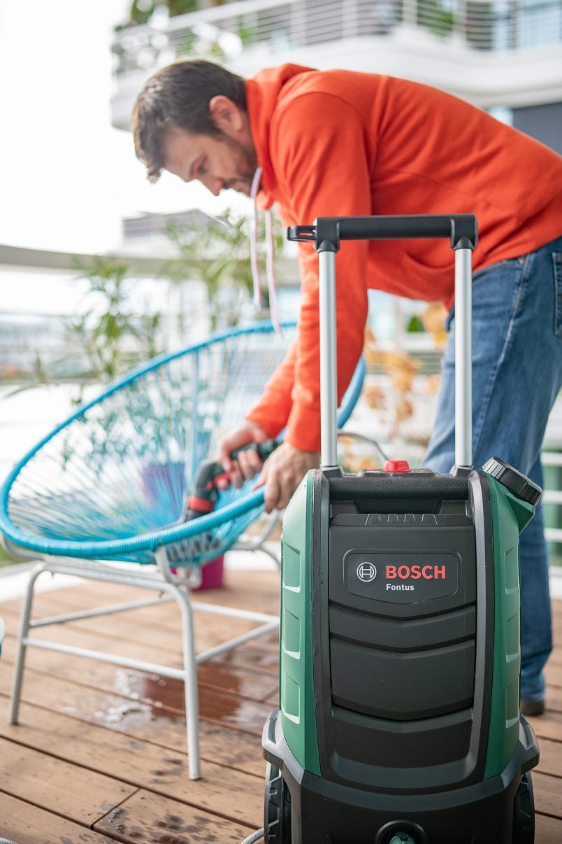 Cleaning Garden Furniture With Bosch Fontus