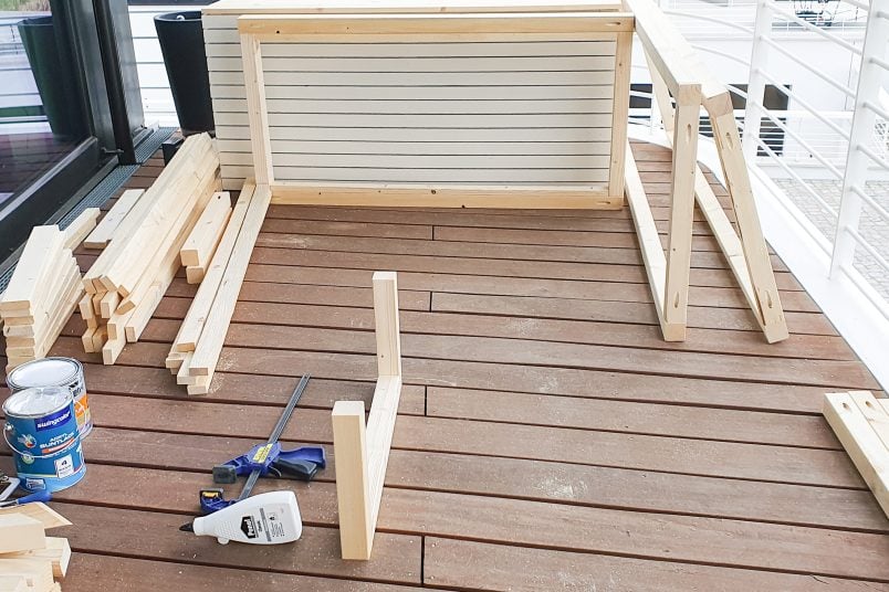central support of daybed seat