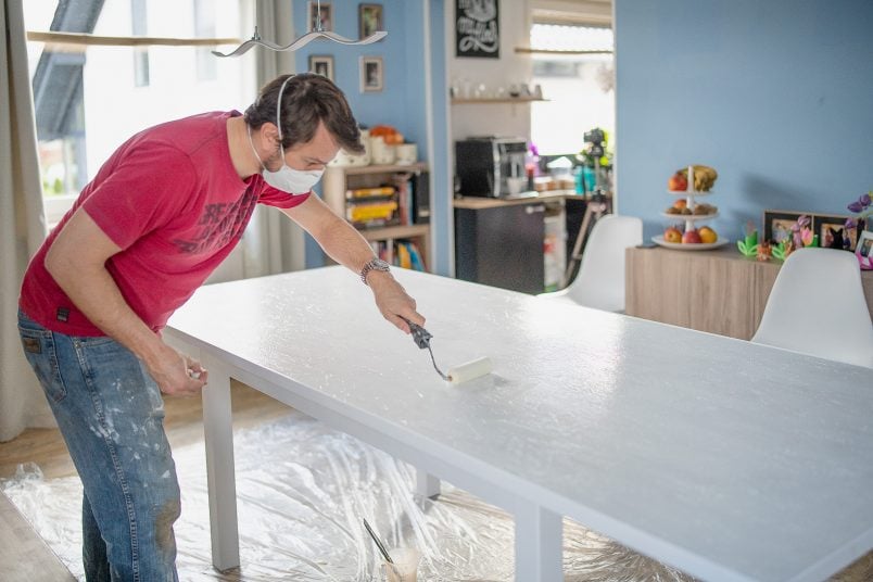 DIY Epoxy Resin Table - Priming with Resin