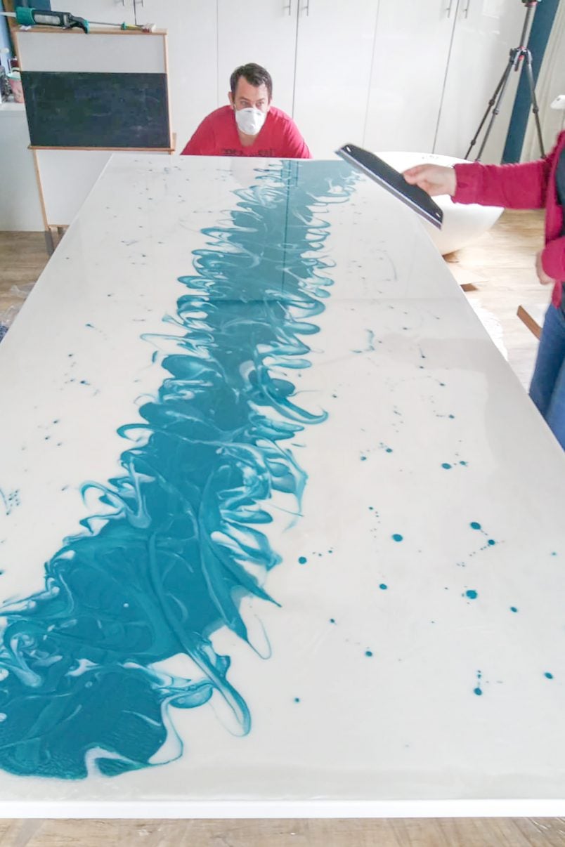 DIY Resin Dining Table - Removing Airbubbles