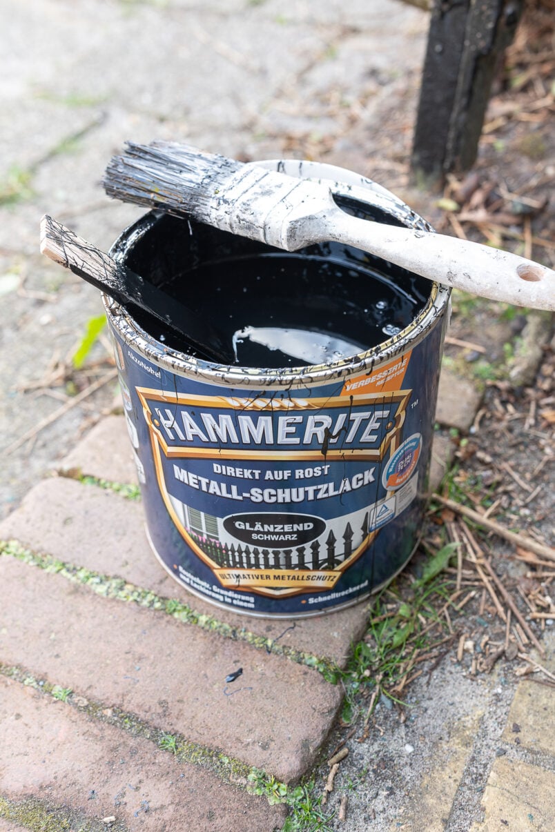 paint for metal fence
