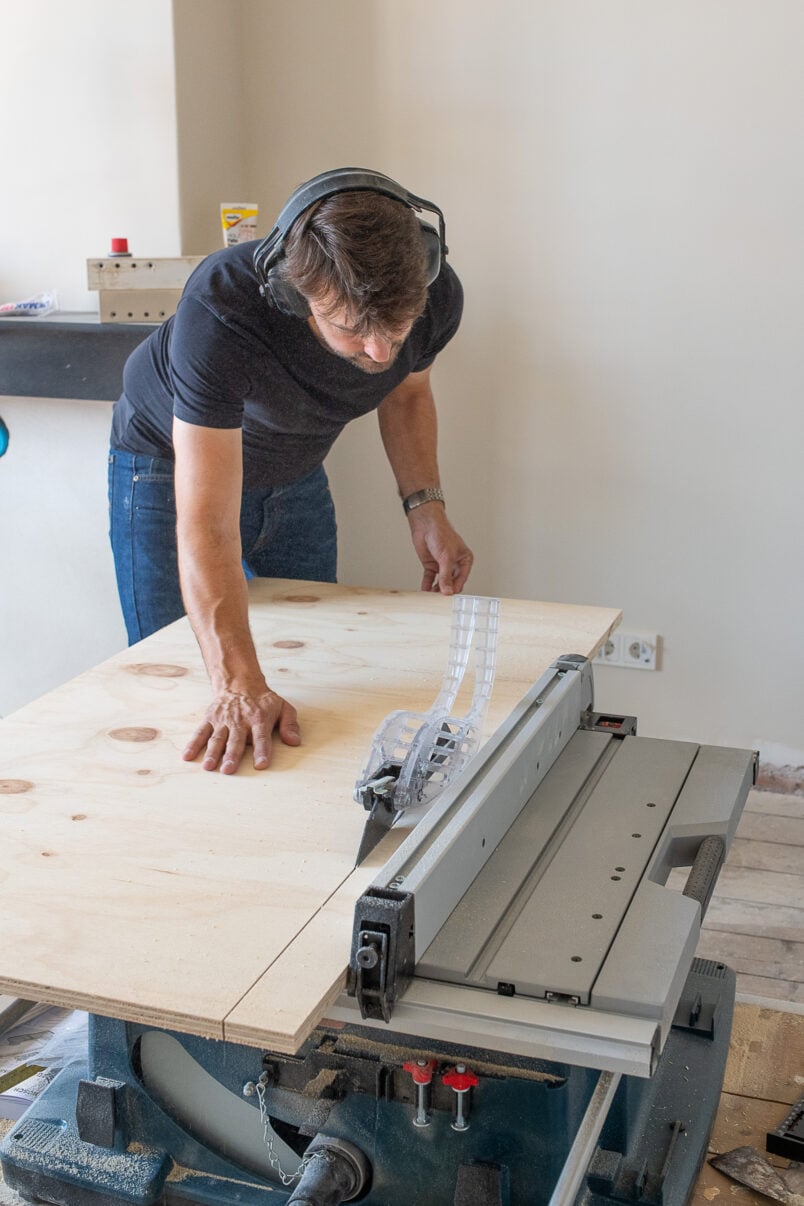 Cutting plywood strips with table saw