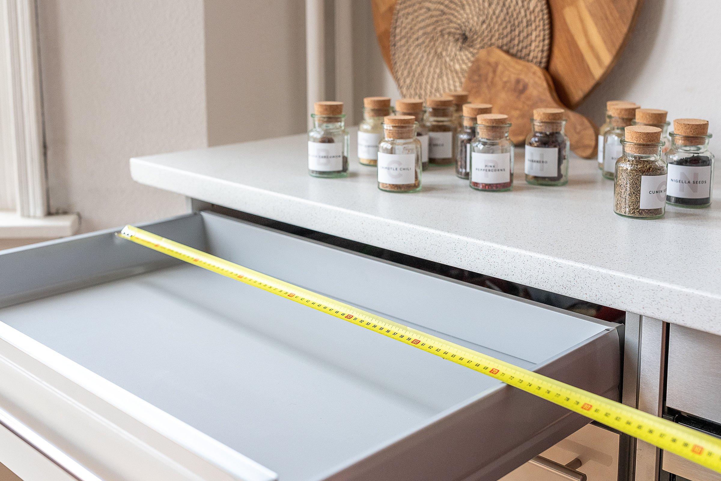 building a spice rack for a drawer - measuring the size
